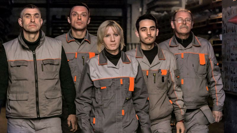 Компания Форма Стиль - российский производитель столешниц и стеновых панелей для кухни.